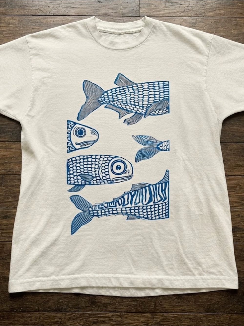 Blue Fish Graphic Tee Gildan Natural Cotton Print Offwhite T-Shirt